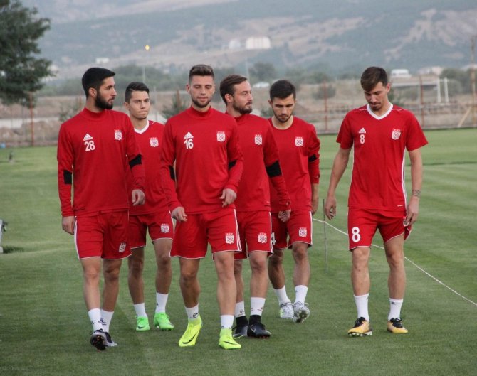 "Yabancı Oyuncu Sayısının Arkasına Sığınmasınlar"