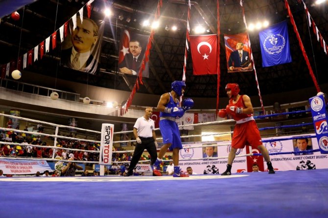 Uluslararası Ahmet Cömert Boks Turnuvası Başladı
