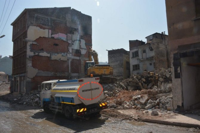 Pazarkapı’da 32 Binanın Yıkımına Başlandı
