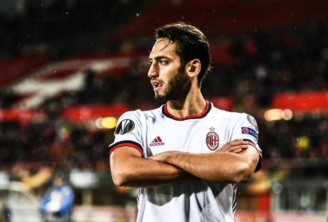 Hakan Çalhanoğlu Yıldızlaştı, Milan Coştu