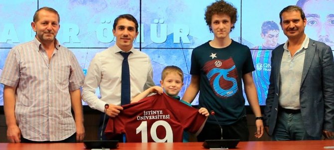 Trabzonspor, Abdulkadir Ömür’ün Sözleşmesini 2022 Yılına Kadar Uzattı