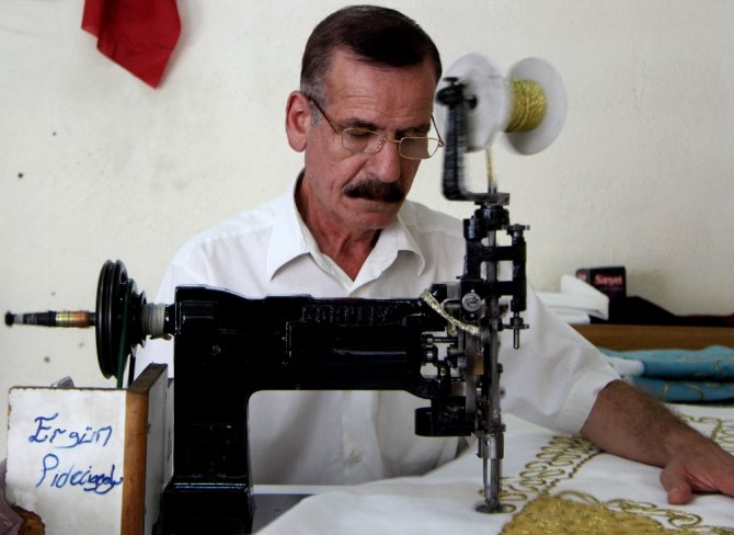131 Yıldır Hiç Durmadan Nakış İşliyor