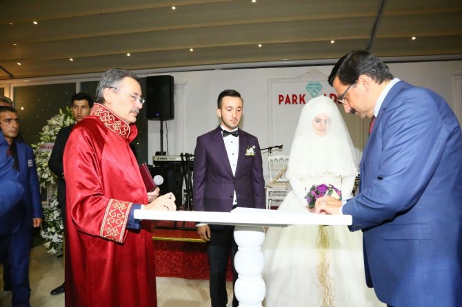 Başbakan Yıldırım 15 Temmuz Gazisinin Nikah Şahidi Oldu