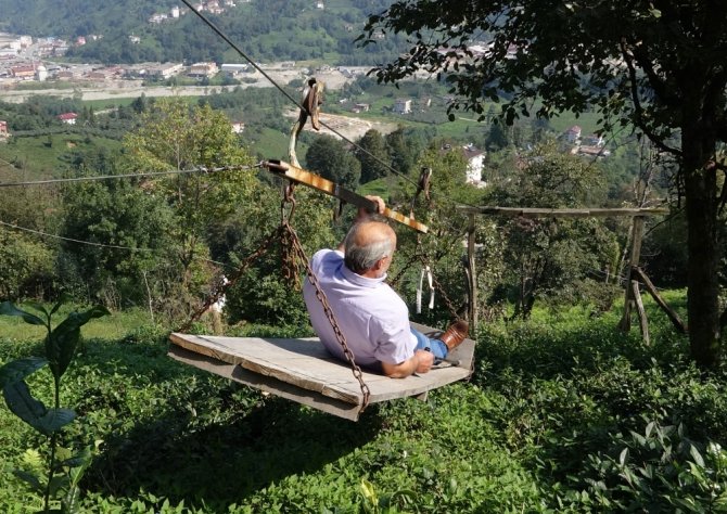 Engelli Vatandaş Evine İlkel Teleferikle Ulaşım Sağlıyor