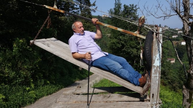 Engelli Vatandaş Evine İlkel Teleferikle Ulaşım Sağlıyor