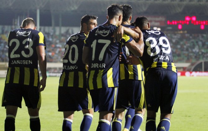 Fenerbahçe İlk Yarıyı Önde Kapattı
