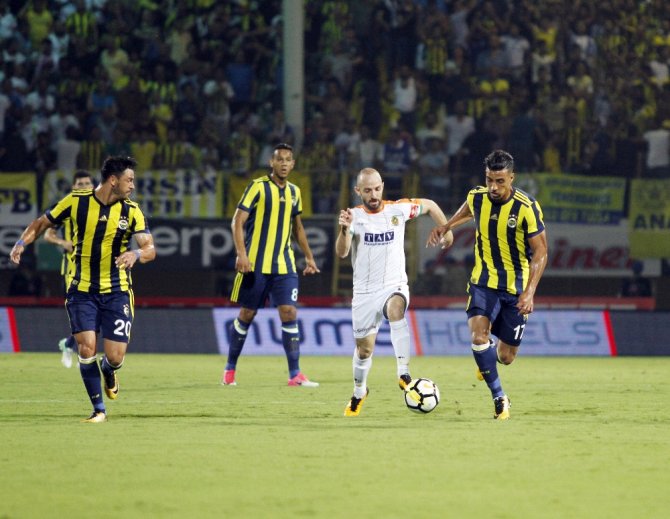 Fenerbahçe İlk Yarıyı Önde Kapattı