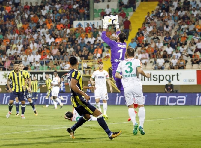 Fenerbahçe İlk Yarıyı Önde Kapattı