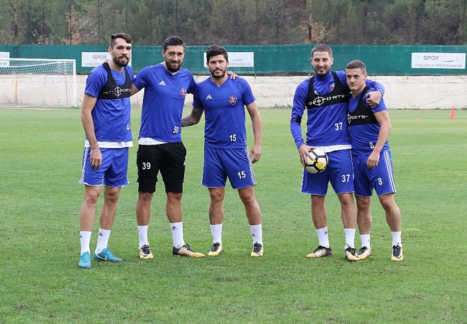 Karabükspor’da 5 Futbolcu Rumen Milli Takımı’na Davet Edildi