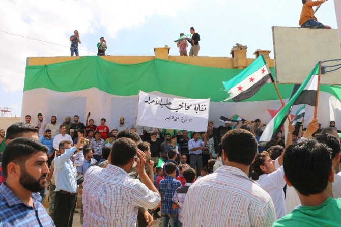 Suriye’de Esad Karşıtı Protesto Gösterisi