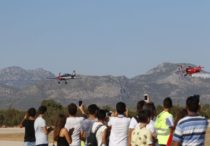 Antalya’da Gösteri Uçakları Nefes Kesti