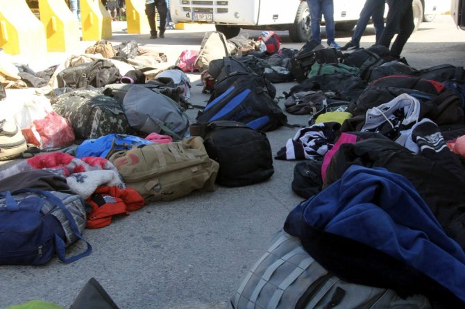 54 Kişilik Otobüsten 118 Kaçak Göçmen Çıktı