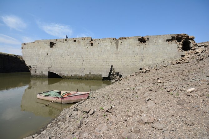 Baraj Suları Çekilince Tarih Ortaya Çıktı