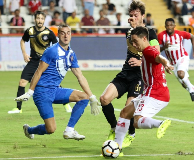 İlk Yarıda 2 Gol Vardı