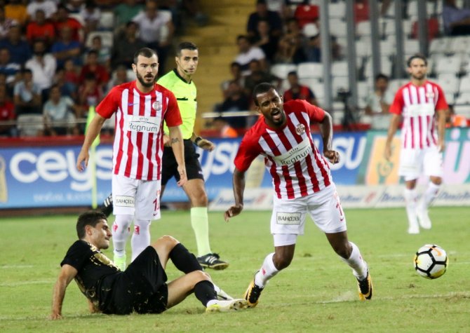 Antalyaspor İlk Galibiyetini Aldı