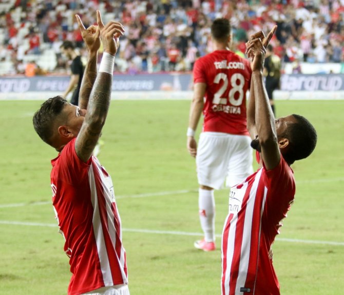 Antalyaspor İlk Galibiyetini Aldı