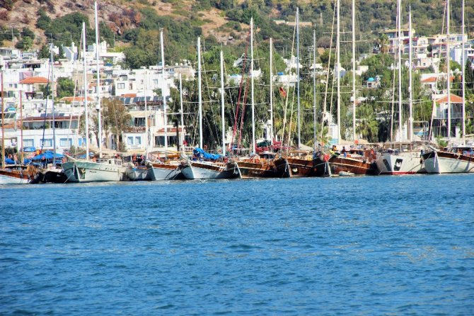 Türk Bayraklı Gemiler Limandan Çıkamadı