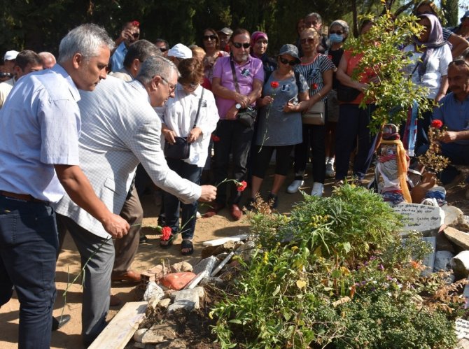 Tuncel Kurtiz Edremit’te Mezarı Başında Anıldı