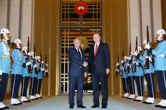 Cumhurbaşkanı Erdoğan, Putin’i Resmi Törenle Karşıladı