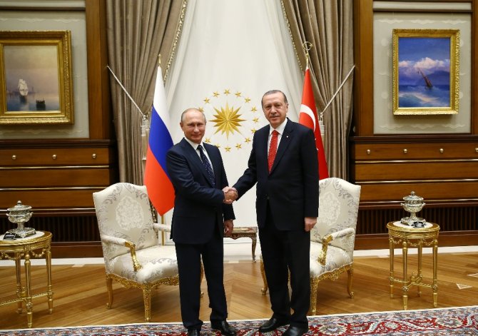 Cumhurbaşkanı Erdoğan, Putin’i Resmi Törenle Karşıladı