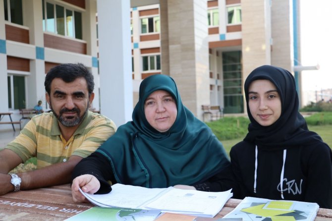 Ailece Öğrenci Oldular