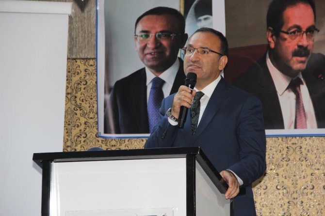 "Merkel’e Gömlek Bağlayarak İktidar Olunmaz"