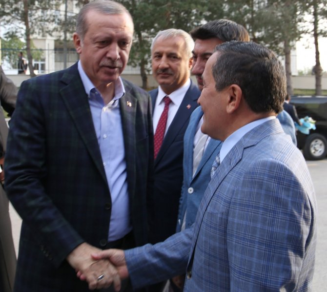 Cumhurbaşkanı Erdoğan’dan Belediyeye Ziyaret
