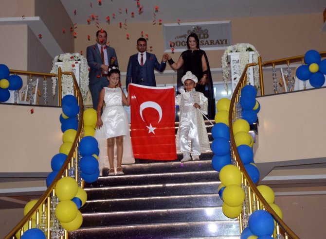 Fanatik Taraftarın Sünnet Düğünü Sarı Lacivert Renklerle Yapıldı