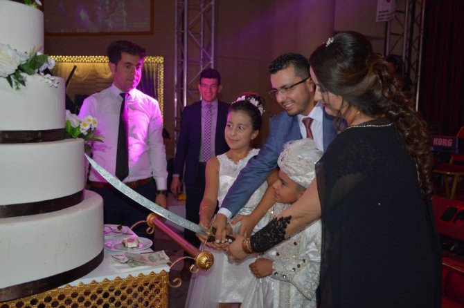 Fanatik Taraftarın Sünnet Düğünü Sarı Lacivert Renklerle Yapıldı