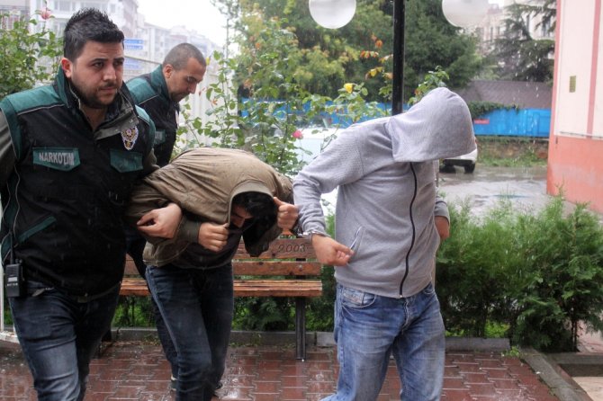 Cezaevi Firarisi Yüklü Miktarda Uyuşturucuyla Yakalandı