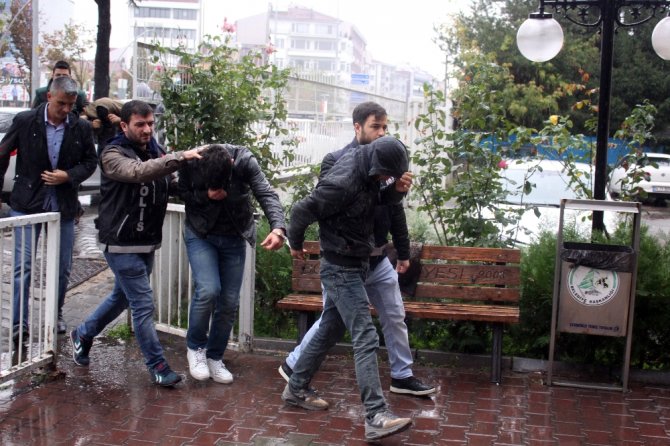 Cezaevi Firarisi Yüklü Miktarda Uyuşturucuyla Yakalandı