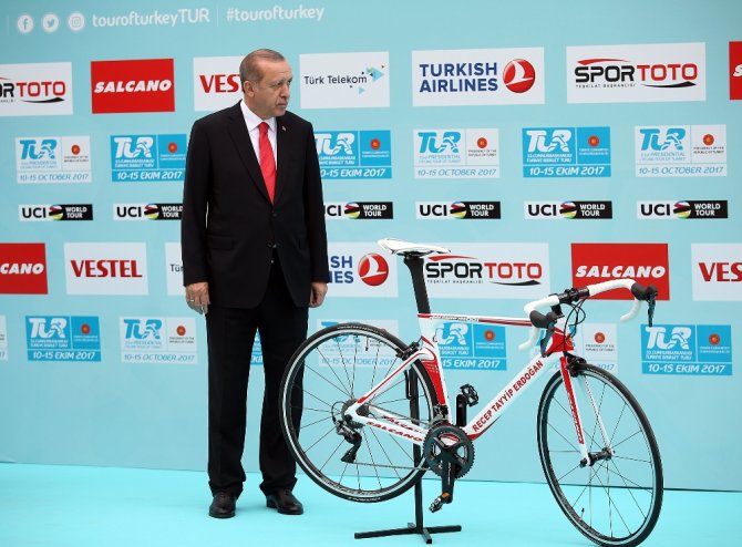Erdoğan, Cumhurbaşkanlığı Türkiye Bisiklet Turu Lansmanına Katıldı