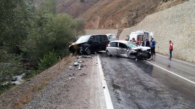 Gümüşhane’de Trafik Kazası: 3 Yaralı