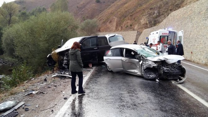 Gümüşhane’de Trafik Kazası: 3 Yaralı