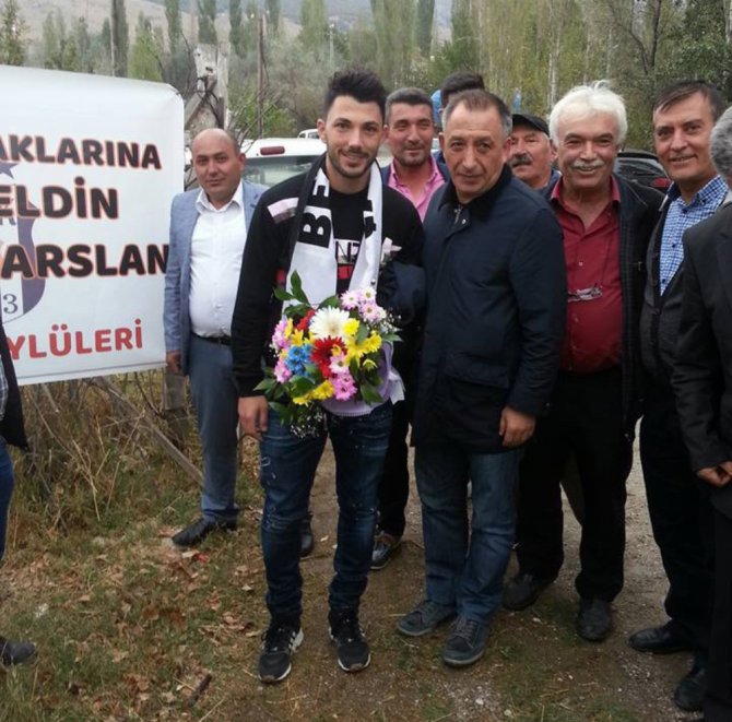 Beşiktaşlı Futbolcu Tolgay Arslan Köyünü Ziyaret Etti