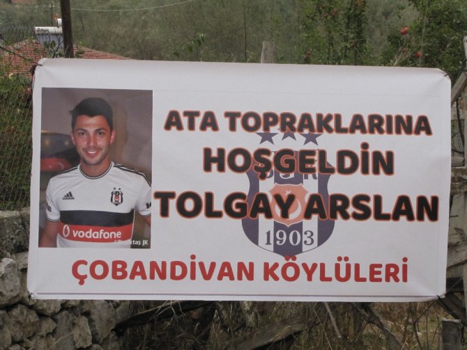 Beşiktaşlı Futbolcu Tolgay Arslan Köyünü Ziyaret Etti