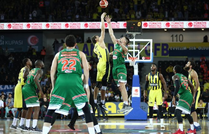 Fenerbahçe Kupasını Aldı