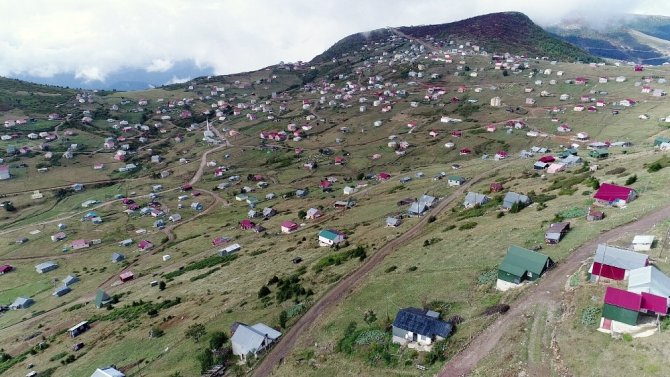 Yaylalardaki Çarpık Yapılaşma Havadan Böyle Görüntülendi