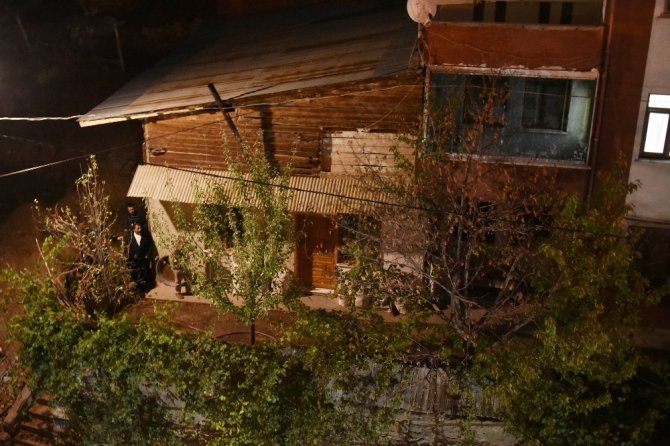 Gümüşhane’de Cinnet Getiren Baba 3 Oğlunu Vurdu