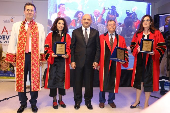 "Tartışmamız Gereken Teog’dan Daha Önemli Meseleler Var"