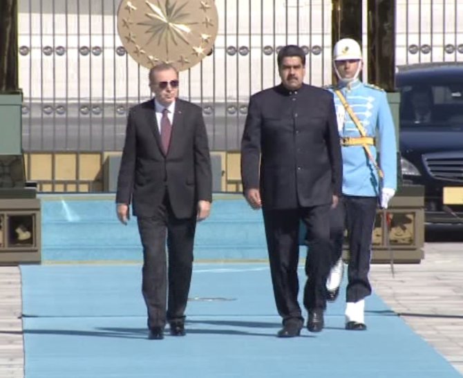 Venezuela Devlet Başkanı Maduro Külliye’de