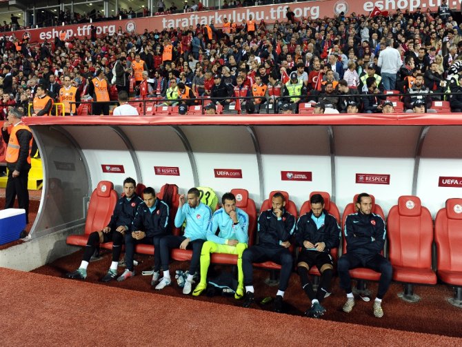 A Milli Takım’ın Yedek Kulübesinde Tayfur Havutçu Var