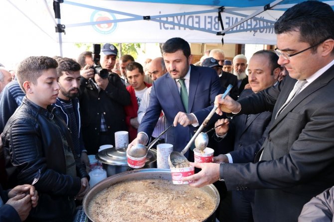 Gümüşhane’de 2 Bin Kişiye Aşure Dağıtıldı