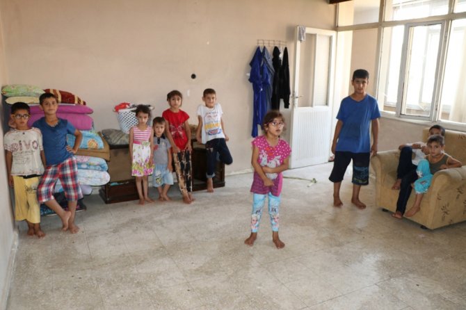 Savaştan Kaçan Şeyme, 16 Çocukla Tek Odalı Evde Kalıyor