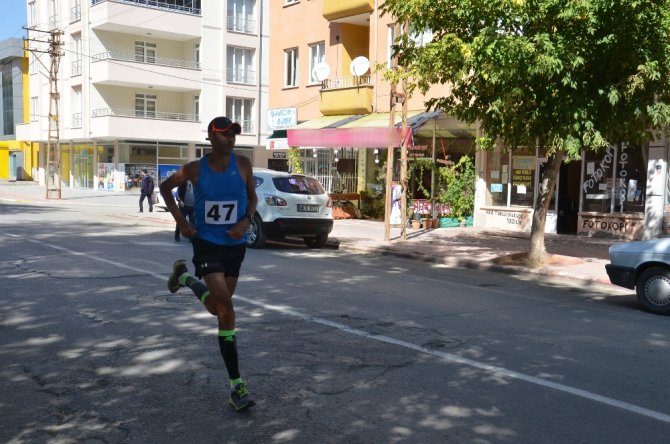 Elbistan Ultra Maratonu Sona Erdi: 5 Saat 44 Dakikada Koştu