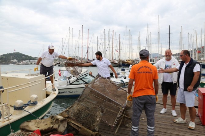 Bodrum’da Tatilcilerden Geriye 170 Çuval Çöp Kaldı
