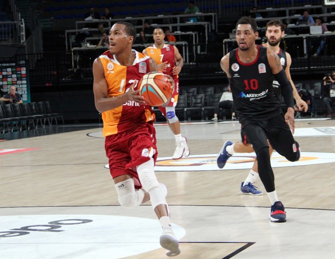 Galatasaray Farklı Kazandı