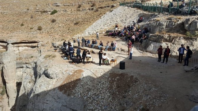 Usta Kuaförlerden Metrelerce Yüksekte Tıraş Şovu
