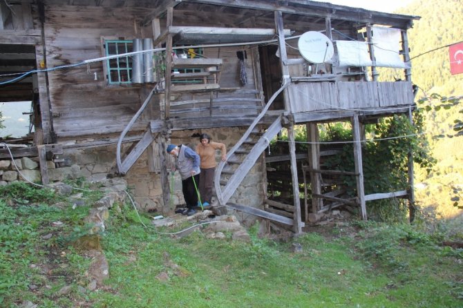 Artvin’deki Yol Hikayesi Yılan Hikayesine Döndü