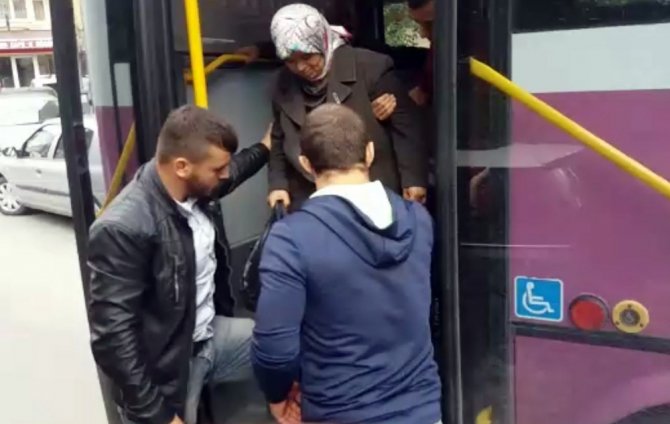 Fenalaştığı Halk Otobüsüyle Hastaneye Götürüldü